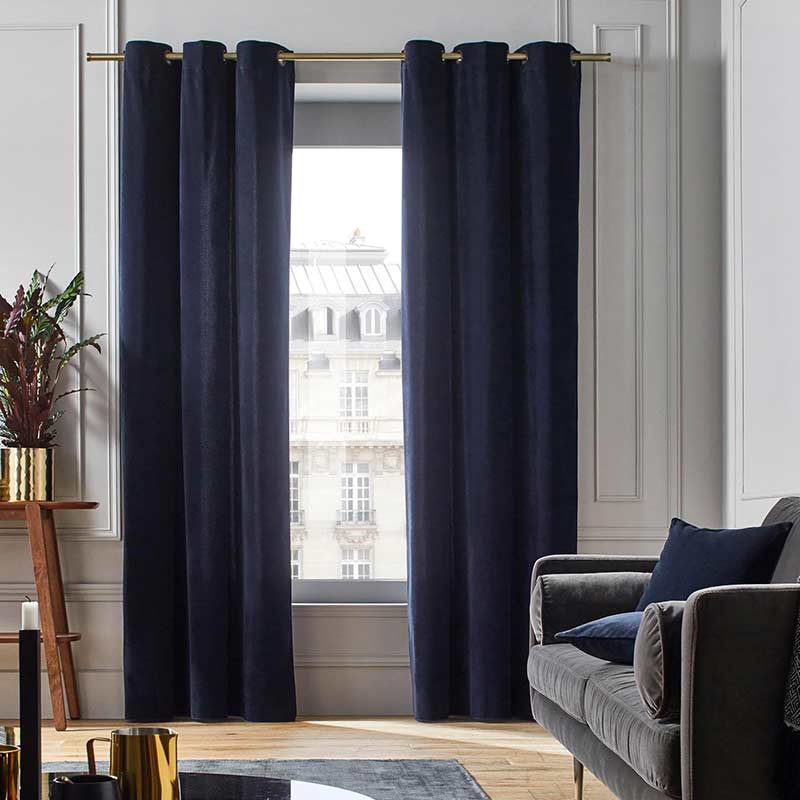 rideau-bleu-marine-promotion-llinge-maison-tunisie-literie-velour-min-2-1.jpg Rideau Velours Bleu Marine 3m*2,8m – Image 1