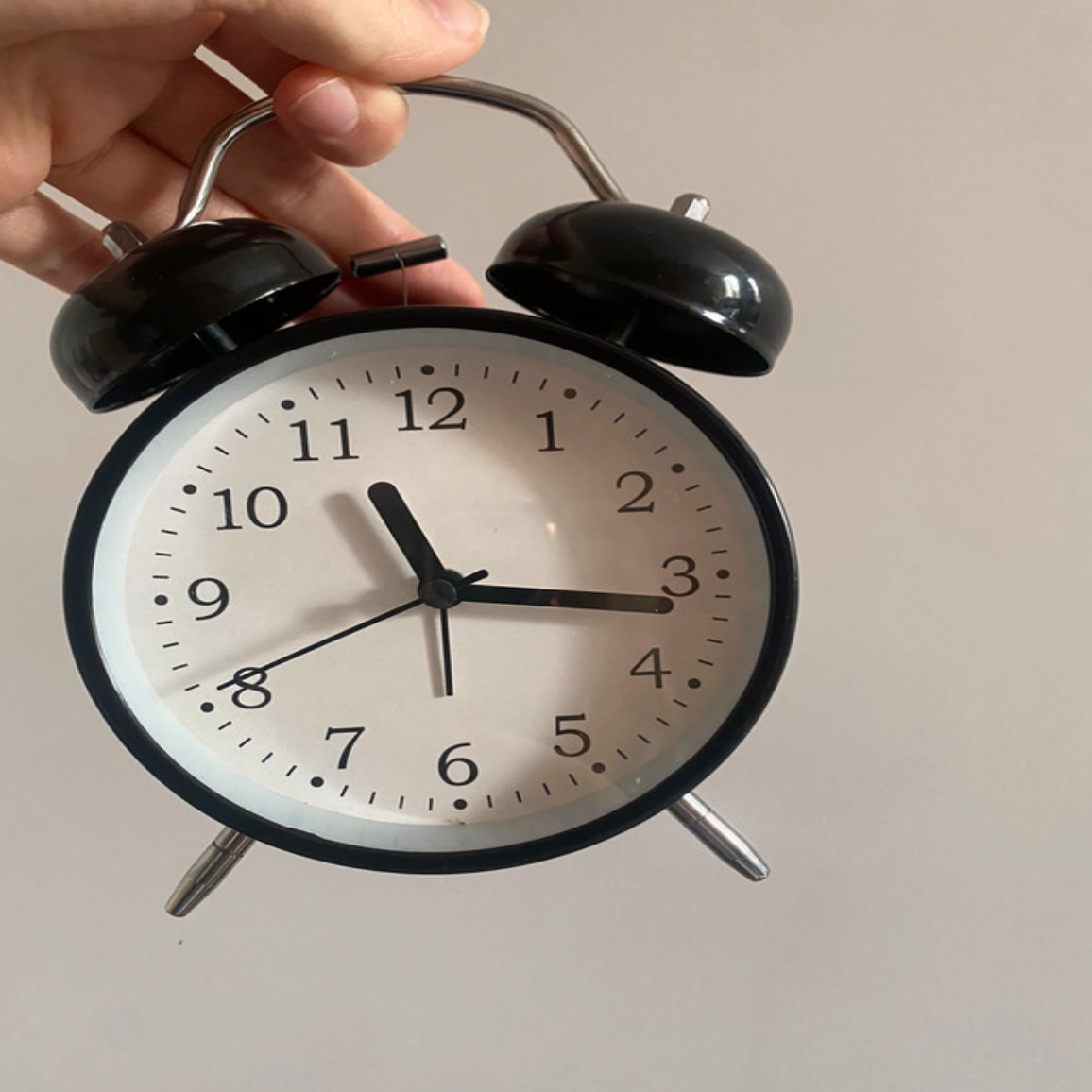 reviel-noir-sans-tic-tac-promo-deal-tunisie Horloge réveil double cloche grand modèle-Noir – Image 1