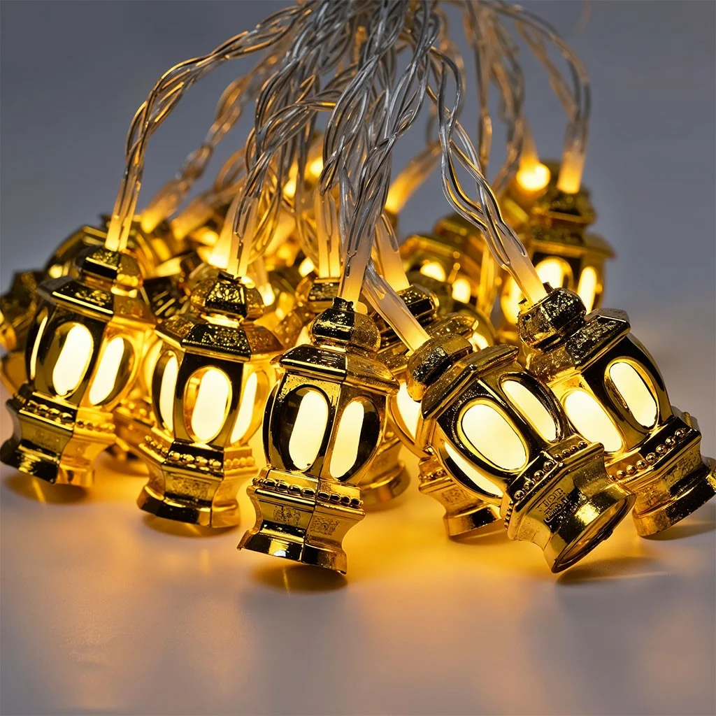 Guirlandes-lumineuses-lanterne-decor-ramadan-shopico tunisie Guirlande lumineuse LED doré motif P Fanous 2.80 cm – Image 1