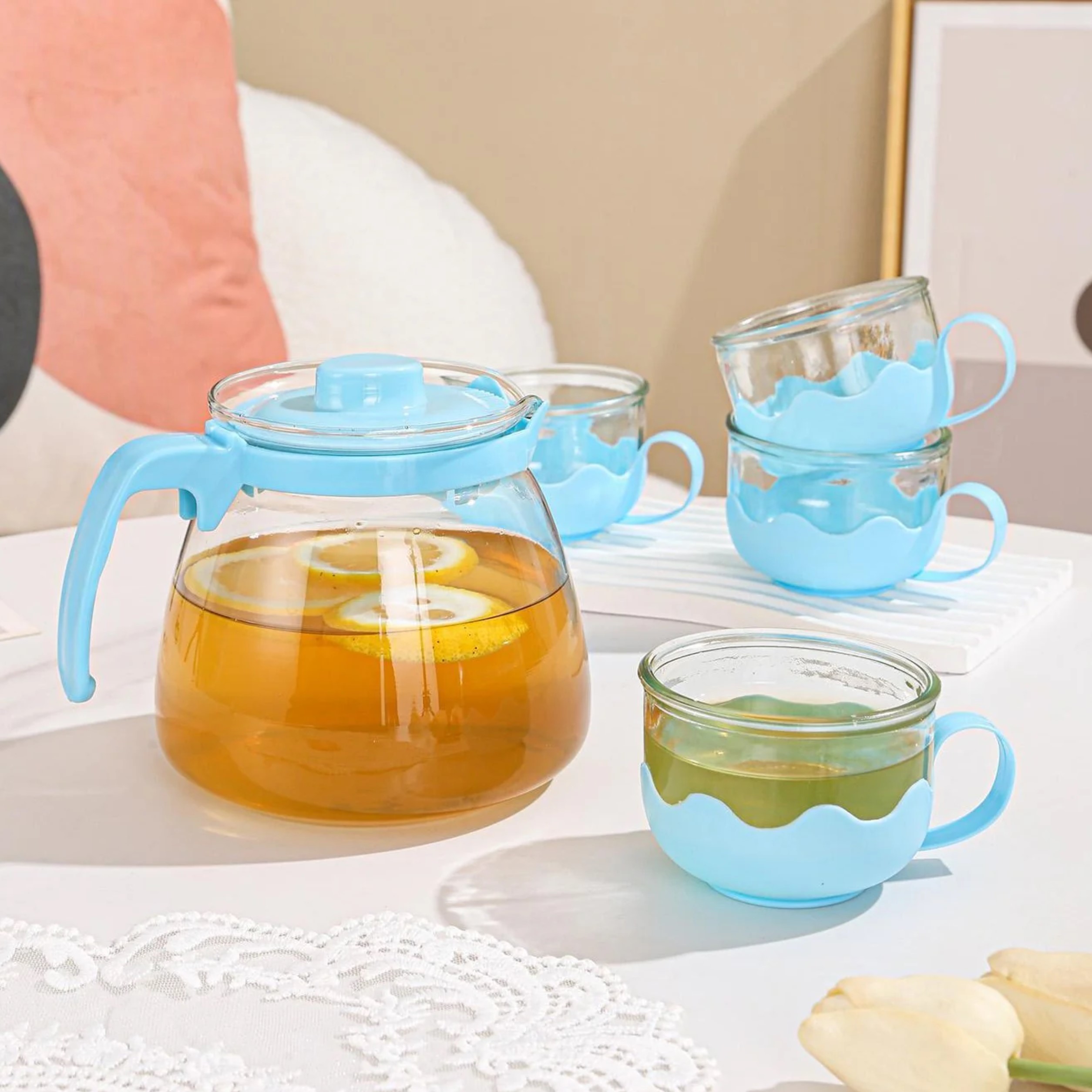 Service-théière -4-tasses-thé-verre-vaisselle-bleu-cuisine-promo-deal-tunisie-2 Service théière avec 4 tasses en verre -Bleu – Image 1