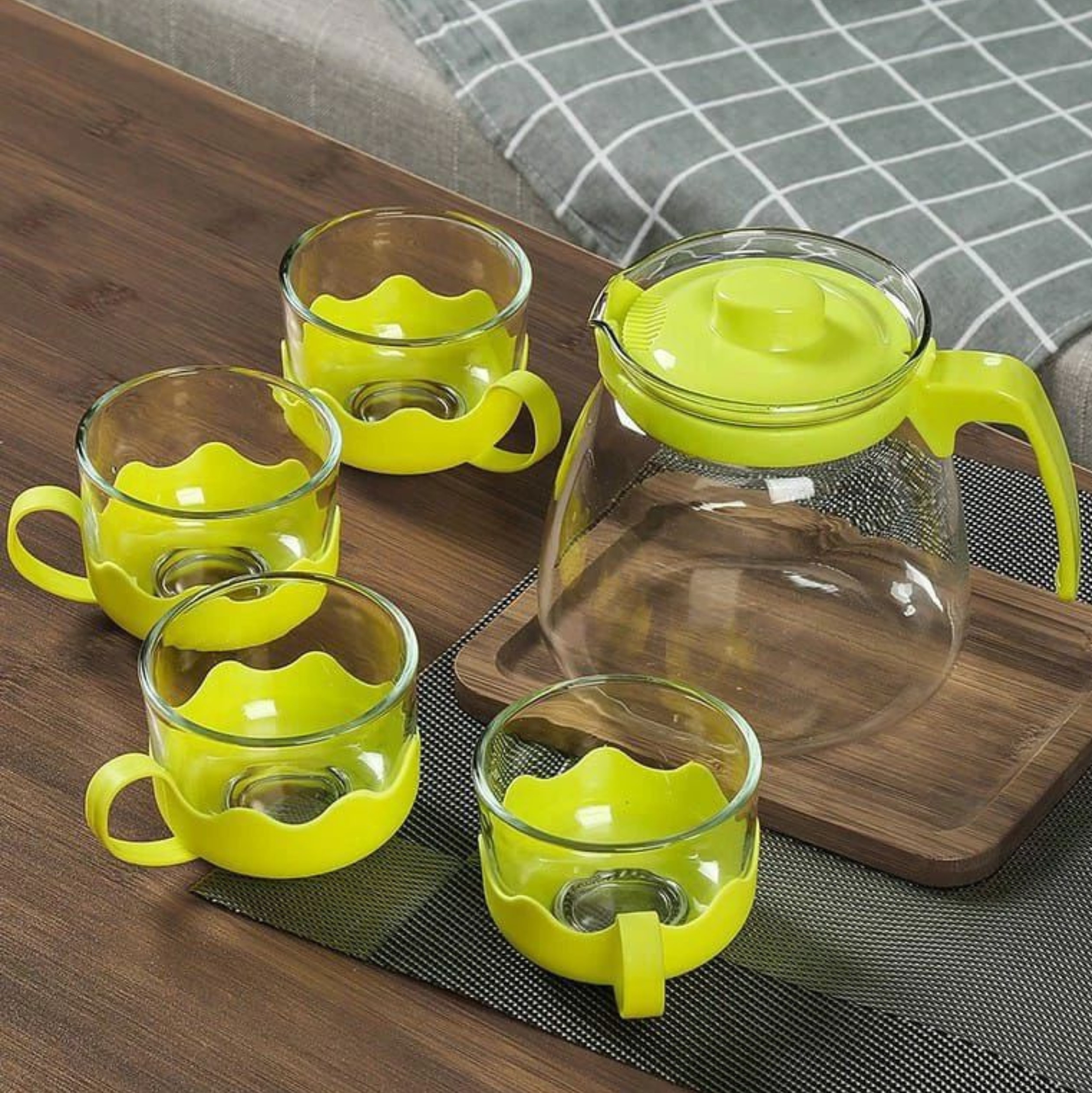 Service-théière -4-tasses-thé-verre-vaisselle-vert-cuisine-promo-deal-tunisie-1 Service théière avec 4 tasses en verre -VERT – Image 1