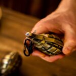 Briquet à gaz flamme rouge motif Grenade – Image 6