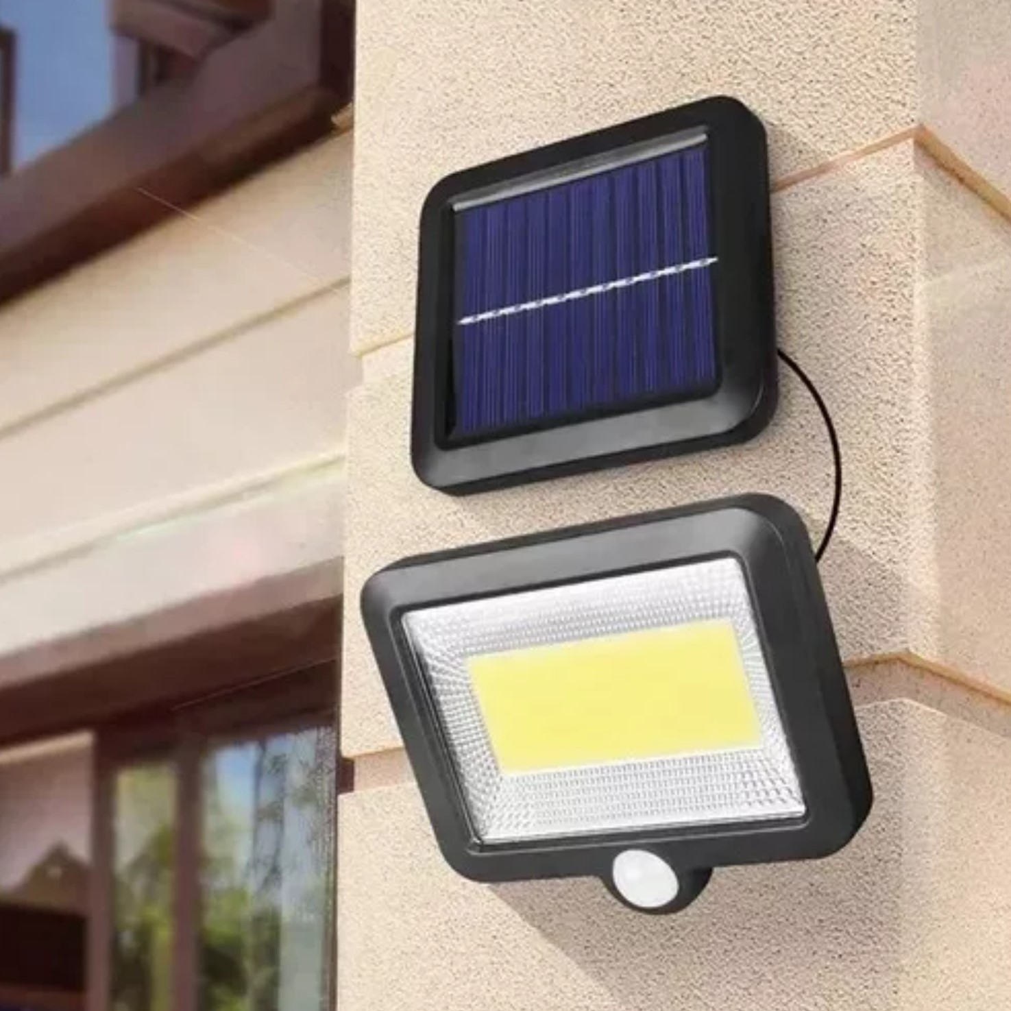Lampe-reflectrice-LED-panneau-solaire-detecteur-mouvement-energie-shopico tunisie-4-Copie Lampe Solaire avec Détecteur de Mouvement et câble de 5 mètre – Image 1